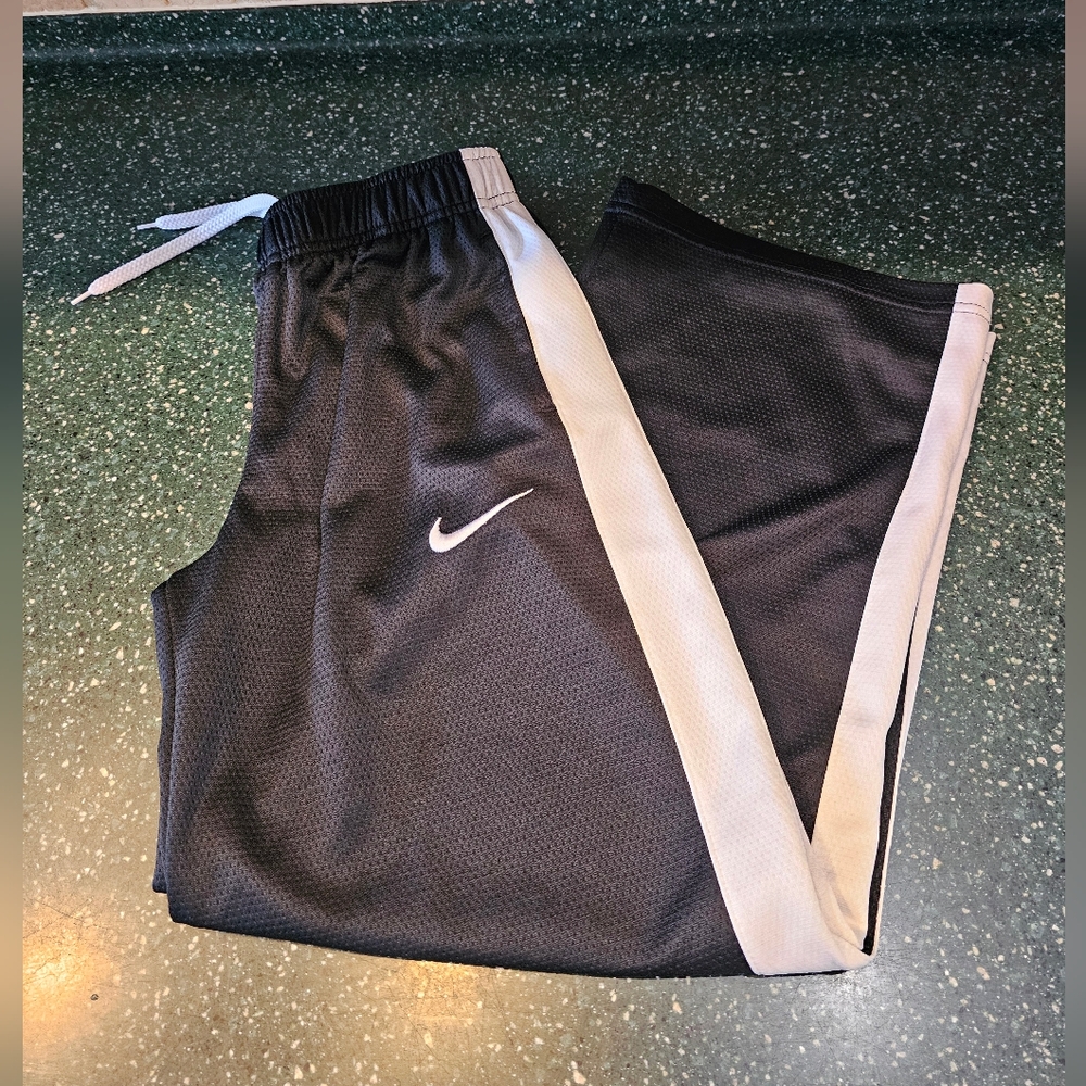 Boys Nike athletic pants